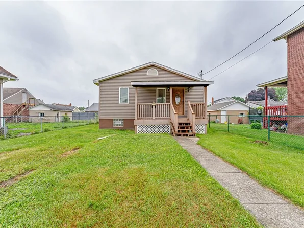 1219 Dallas Ave, Natrona Heights, PA 15065