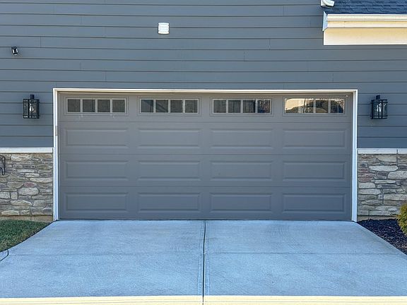 4th image of 5069 Loch Dr