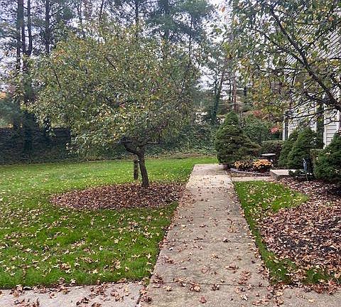 3rd image of 101 Arden Ct #101A