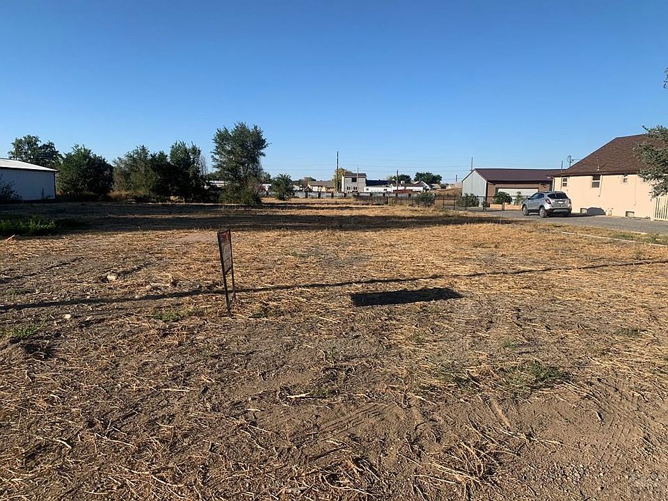2nd image of 483 S Saunders Dr W