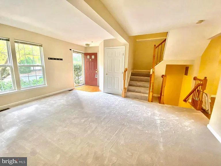 13765 Palmetto Cir — Photo 2
