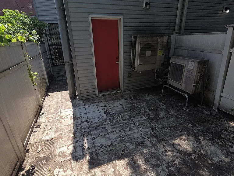 80 Newkirk St — Photo 27