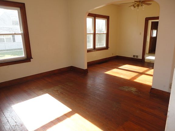 3rd image of 410 Washington Park