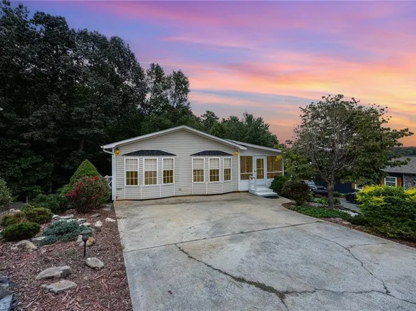 115 Trails End Ln, New London, NC 28127