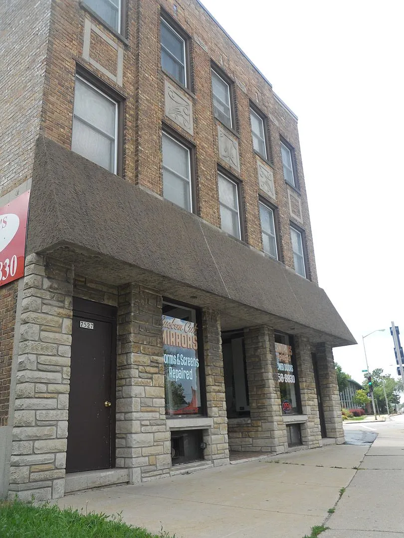 7527 W. National Avenue — Photo 1