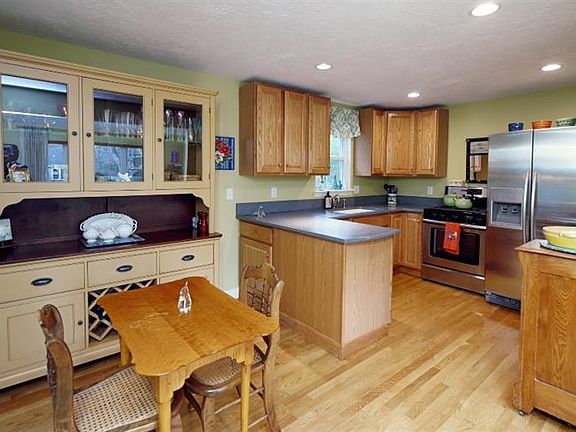4th image of 16 Bonnie Briar Drive