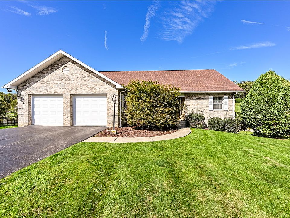 1st image of 107 N Hazelnut Dr