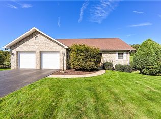 107 N Hazelnut Dr, Mount Pleasant, PA 15666