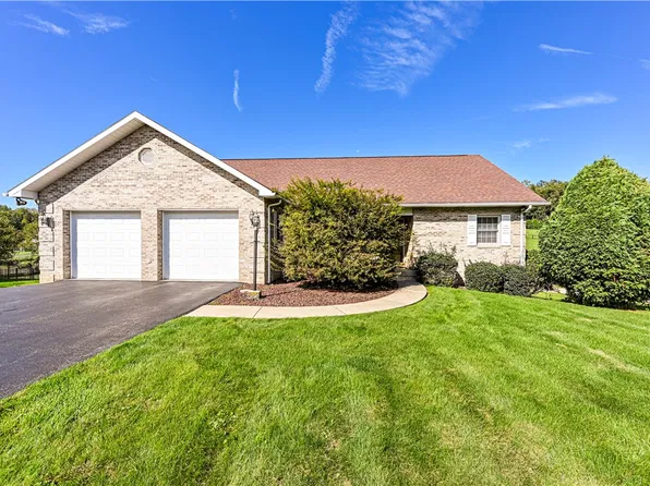 107 N Hazelnut Dr, Mount Pleasant, PA 15666