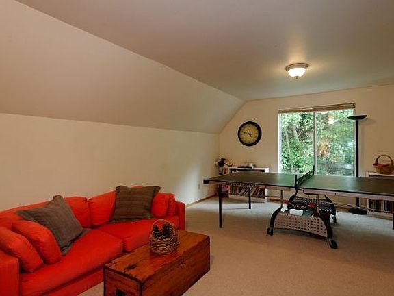 Spacious Bonus Room