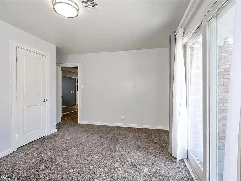 2324 Laurie Dr — Photo 16