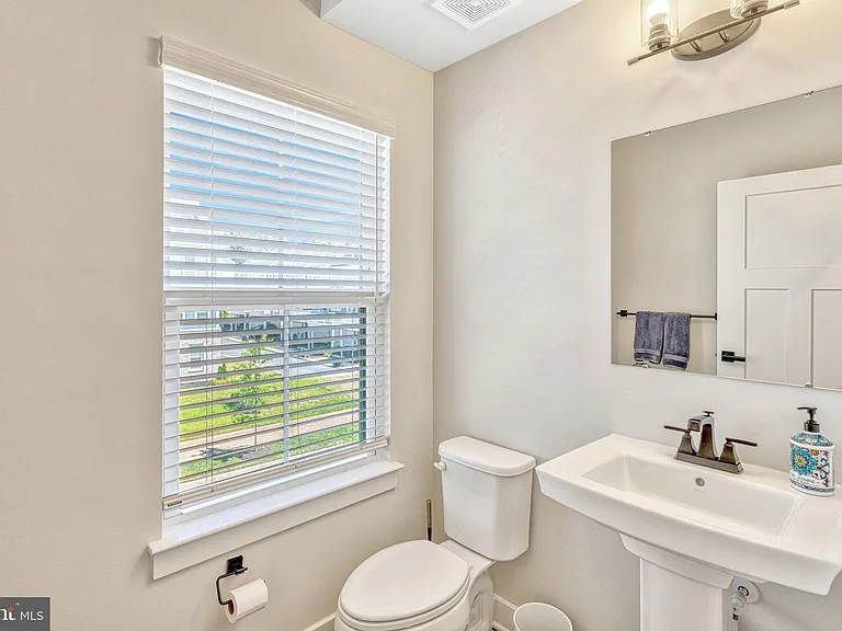 1669 Dunnington Pl — Photo 45