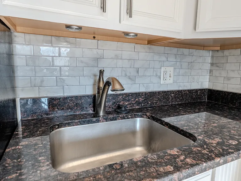 315 Evarts St NE #102 — Photo 12