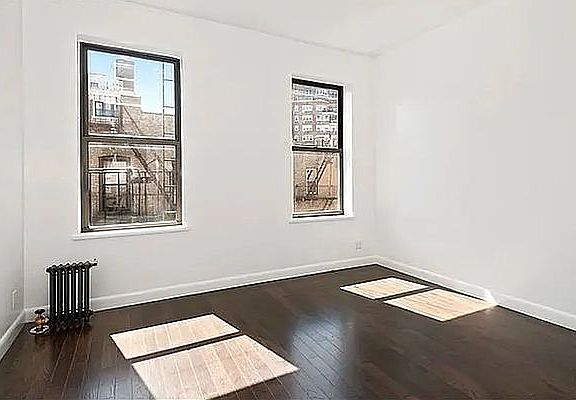 4th image of 160 Waverly Pl APT 22