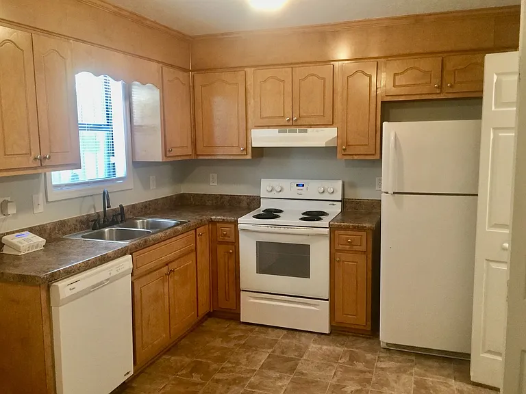 2708 Blossom Dr #B — Photo 7
