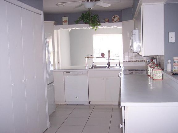 4th image of 1775 SW 81st Way