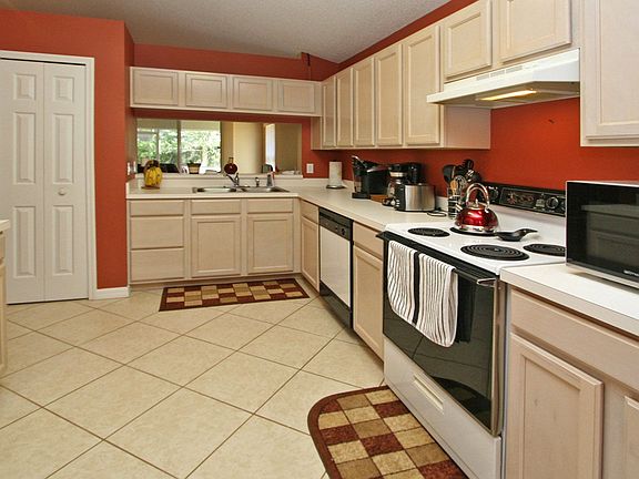KITCHEN VIEW 2 