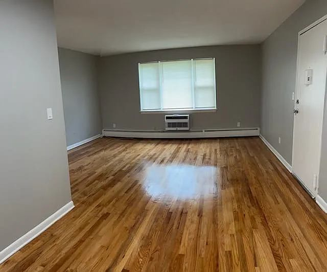Bradford Commons Apartments — Photo 9