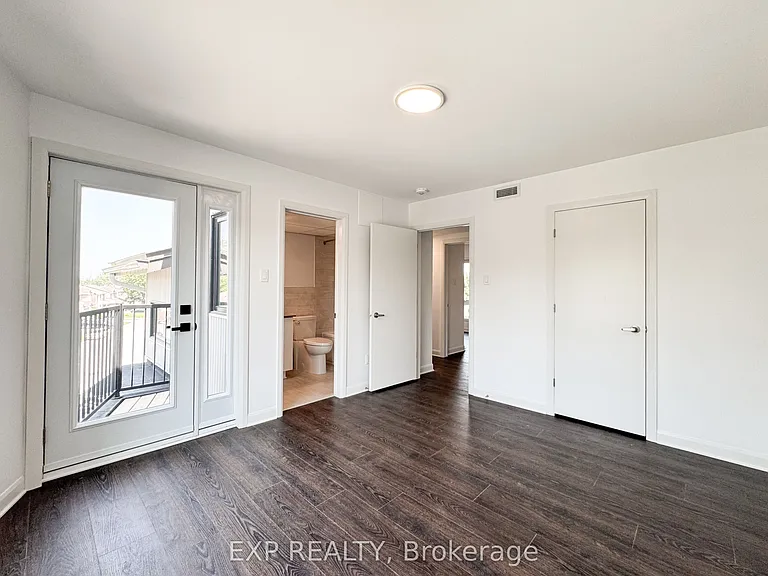 25 Fair Oaks Cres #E — Photo 14