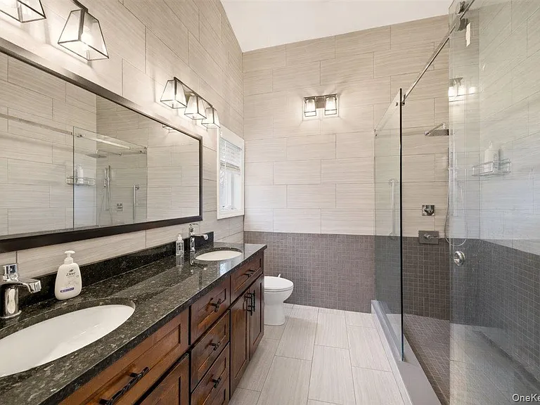 42 Clarewood Dr — Photo 15