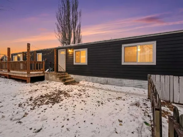 826 E Bay Rd, Strathmore, AB T1P 1E3