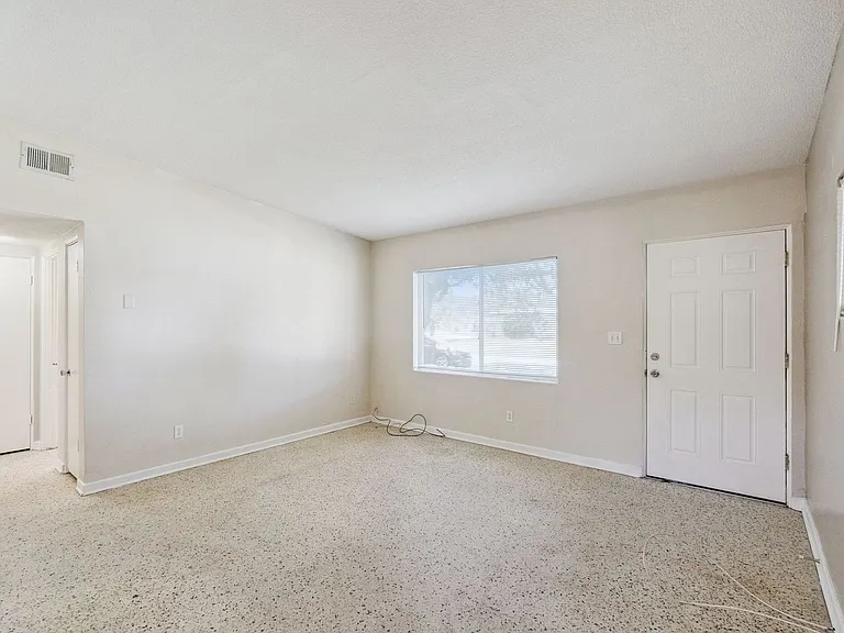1416 Beatrice Dr — Photo 4