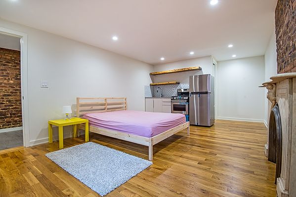 1st image of 77 Saint James Pl #1