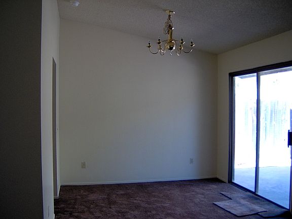 4th image of 209 Deborah Ct