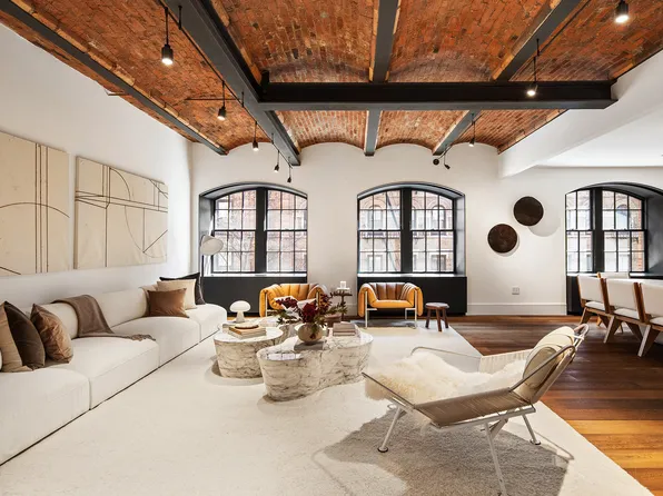 36 Bleecker Street 3D image 3 of 19