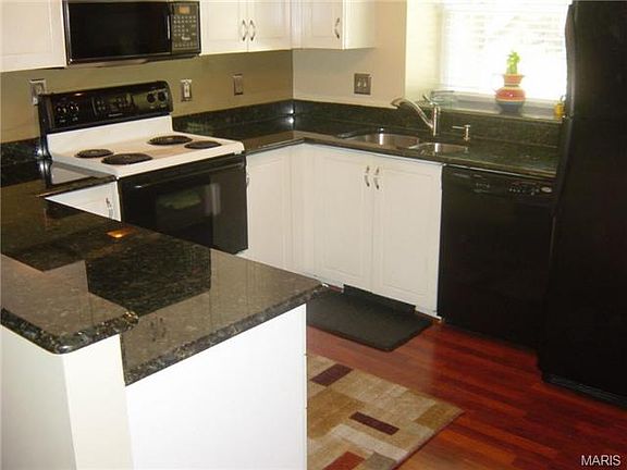 2nd image of 55 Willowyck Ct