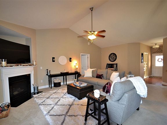 2nd image of 434 Jewelwood Dr
