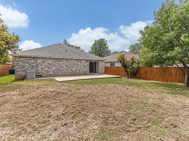 6315 Regency Ln — Photo 5