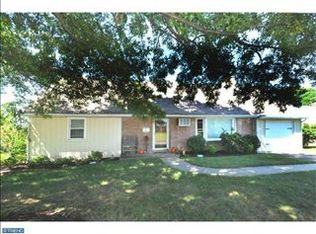 31 E Ridge Ave, Sellersville, PA 18960