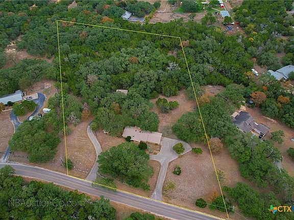 4th image of 3290 River Oaks Dr