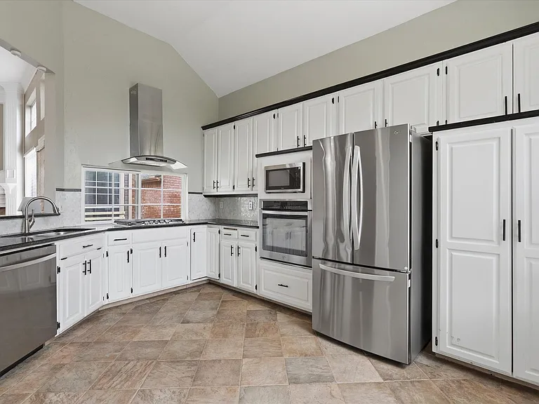 321 Old York Rd — Photo 19