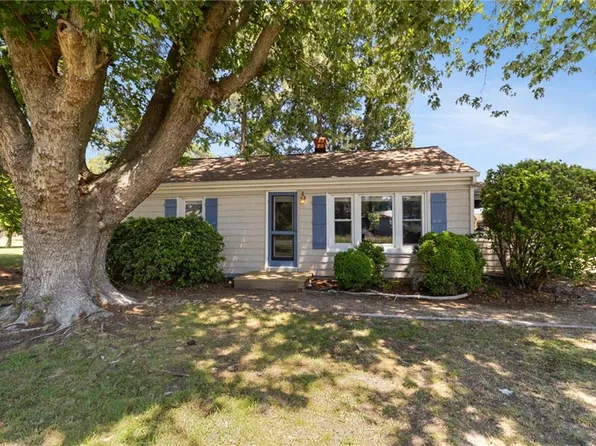 67 Marina Dr, Deltaville, VA 23043