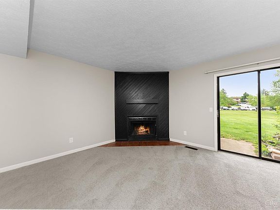 3rd image of 200 Oak Creek Ct #9