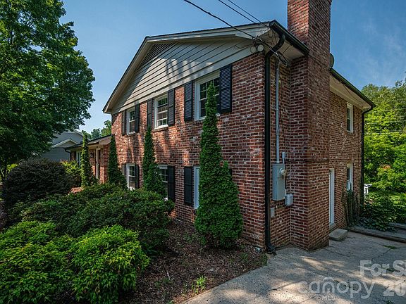 4th image of 304 Windsor Dr
