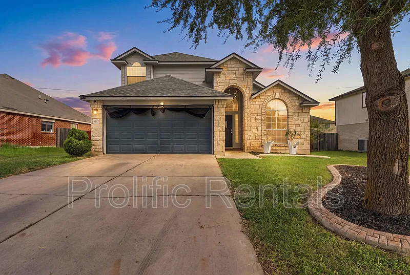 4207 Auburn Dr