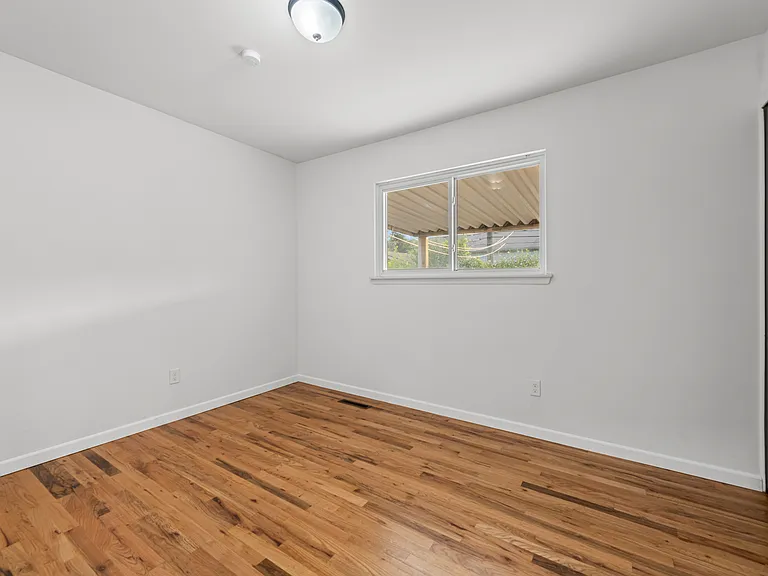 32447 Hawthorne Dr — Photo 11