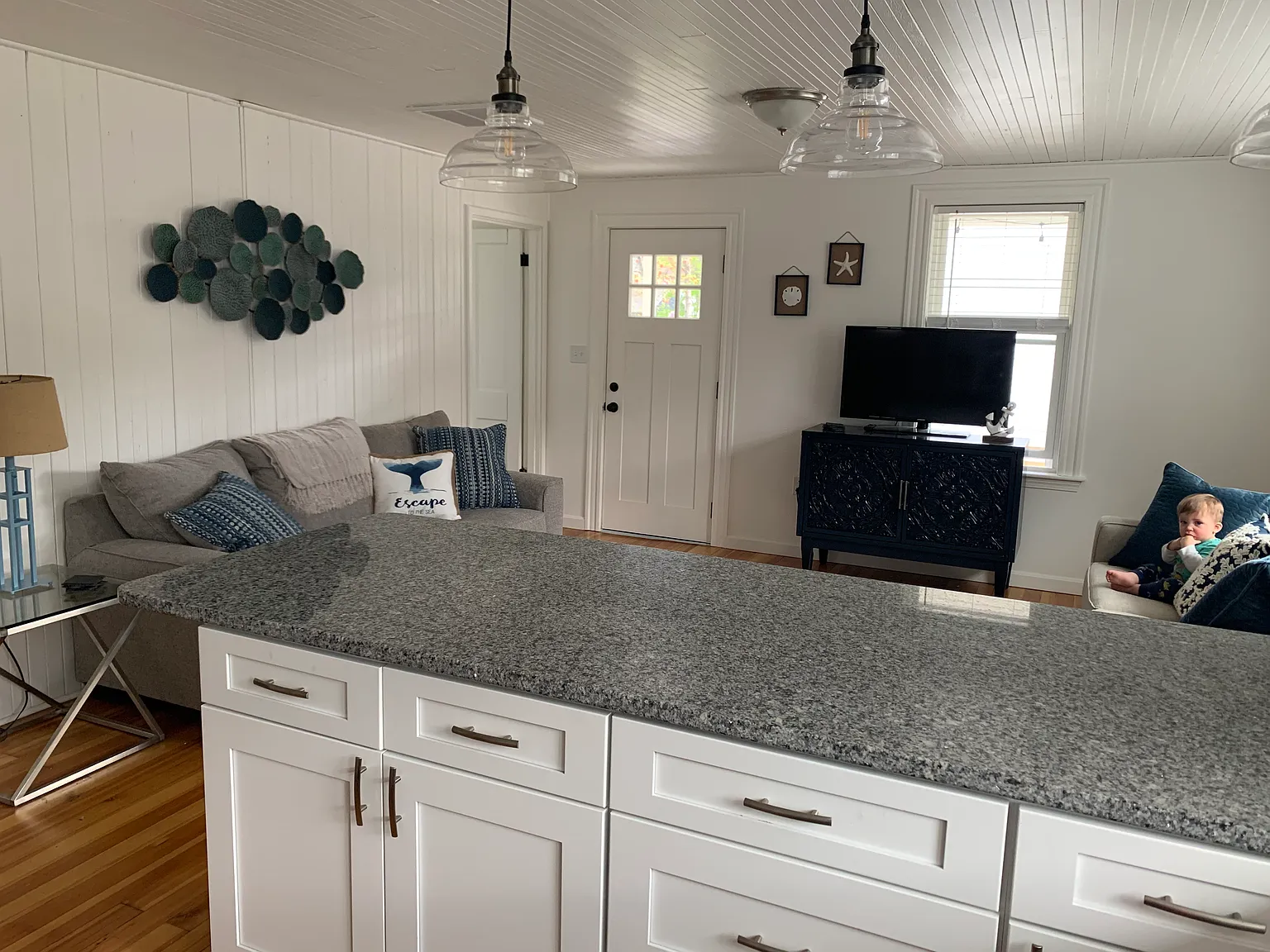 32 Grove Ave — Photo 4