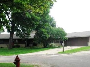 1 Meadow Park Dr, Wenona, IL 61377