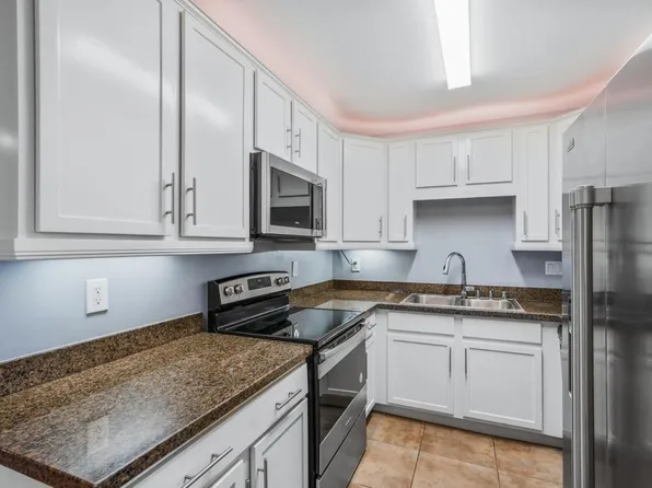 4560 60th St Unit 16, San Diego, CA 92115