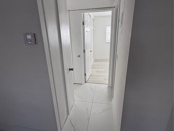 4th image of 5050 Bayview Dr