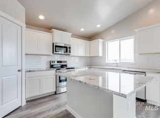 3328 E Taormina Dr, Meridian, ID 83642