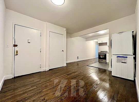 3rd image of 2108 Regent Pl #1E