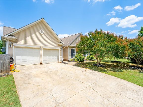 2nd image of 311 Winthrow Creek Rd