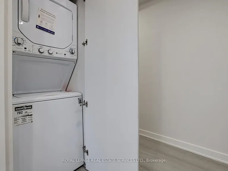 20 Duke St #305 — Photo 11