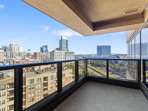 4th image of 200 Harbor Dr Unit 1001