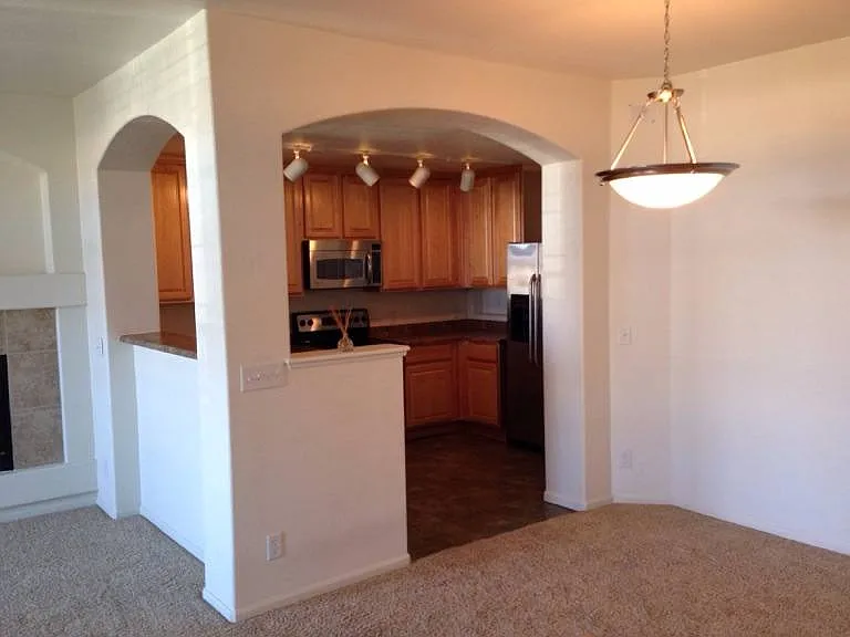 431 Black Feather Loop #818 — Photo 4